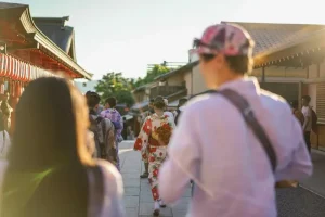 Is Tipping Customary in Japan? Navigating Hospitality Expectations