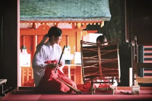 Mastering the Japanese Bow: Types, Timing, and Cultural Nuances