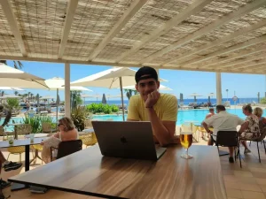 The Pros and Cons of Being a Digital Nomad in Japan